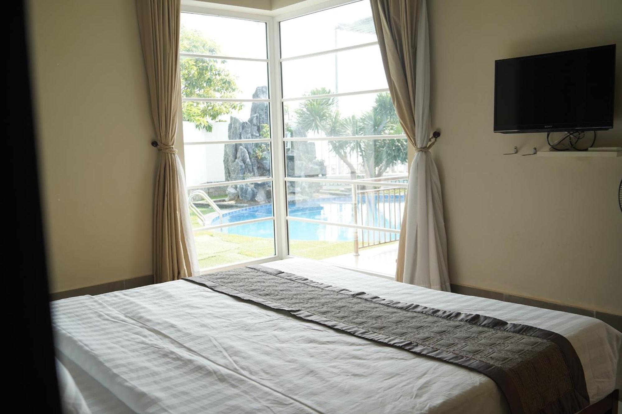 B&H Villa - Villa Has Swimming Pool Lang Co Εξωτερικό φωτογραφία